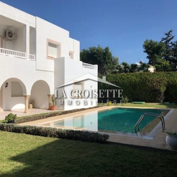Une villa S+5 avec piscine à La Marsa