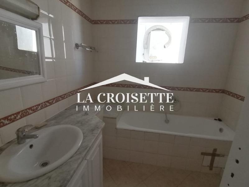 Villa S+5 avec piscine aux Jardins de Carthage