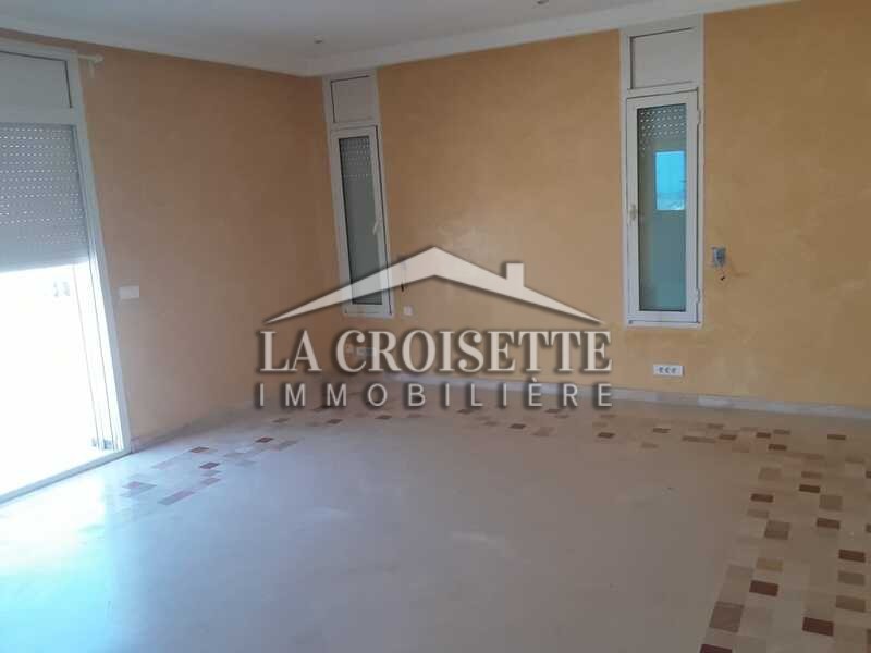 Villa S+6 avec piscine à Gammarth 