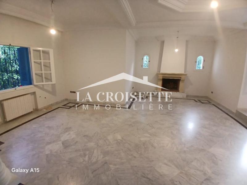 Villa S+8 à La Marsa