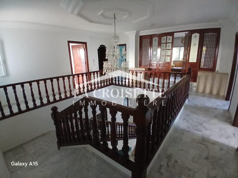 Villa S+8 à La Marsa