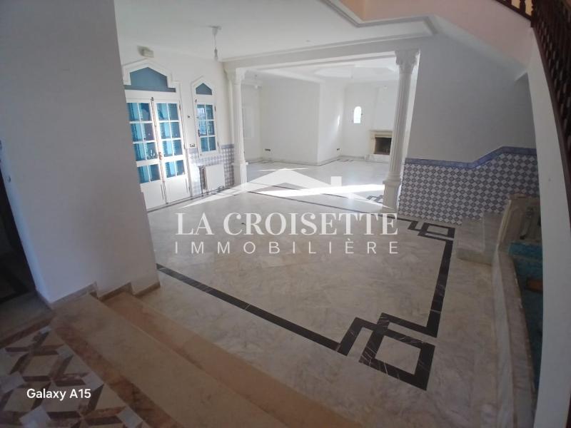 Villa S+8 à La Marsa