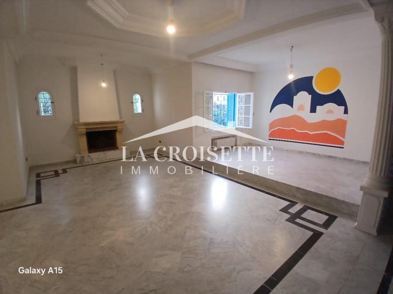 Villa S+8 à La Marsa