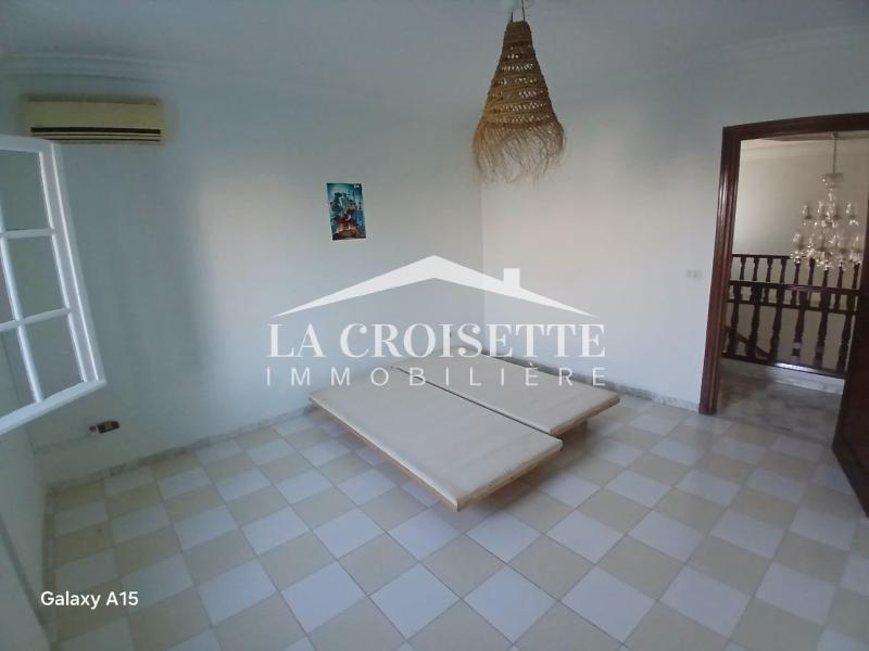 Villa S+8 à La Marsa