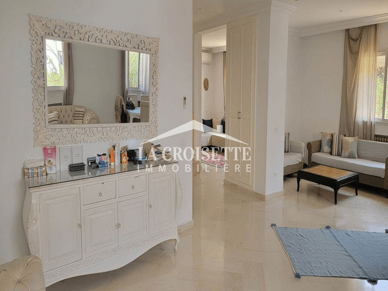 Villa meublée S+3 vue mer à La Marsa 