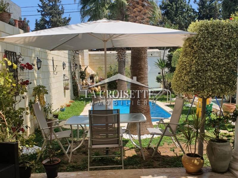 Villa S+4 avec piscine à La Soukra