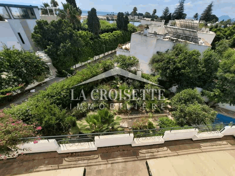 Villa S+5 avec piscine vue mer à Carthage