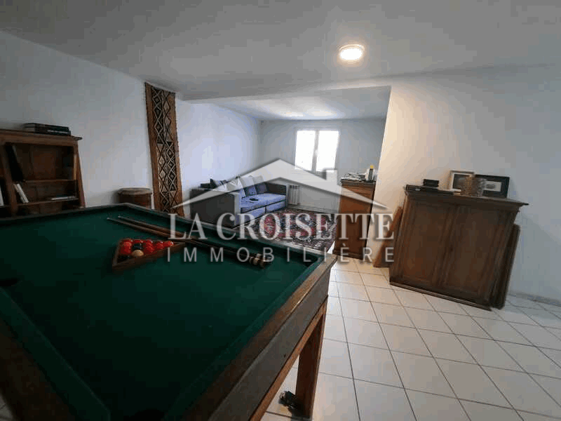 Villa S+5 avec piscine à Gammarth