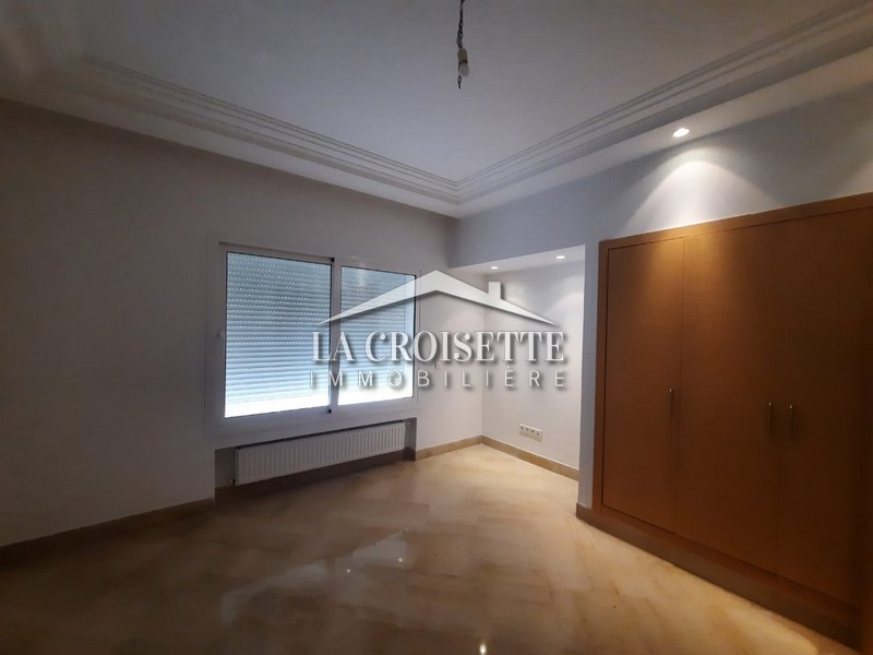 Villa vue sur mer S+5 avec piscine à Gammarth