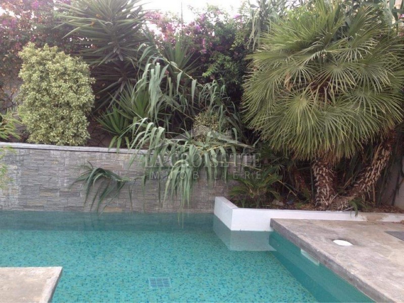 Villa meublée S+3 à La Marsa  