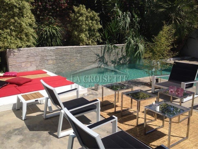 Villa meublée S+3 à La Marsa  