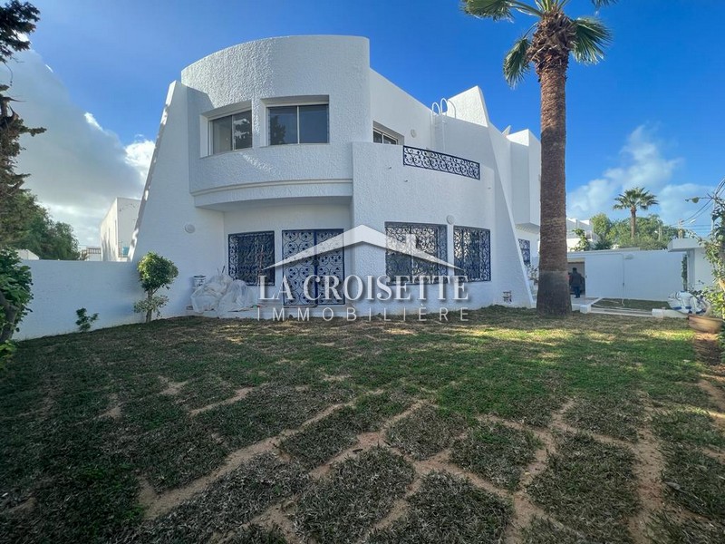 Villa S+4 avec jardin à La Marsa 