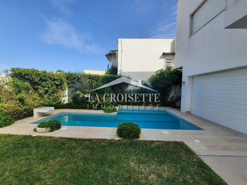 Villa S+5 avec piscine à La Marsa