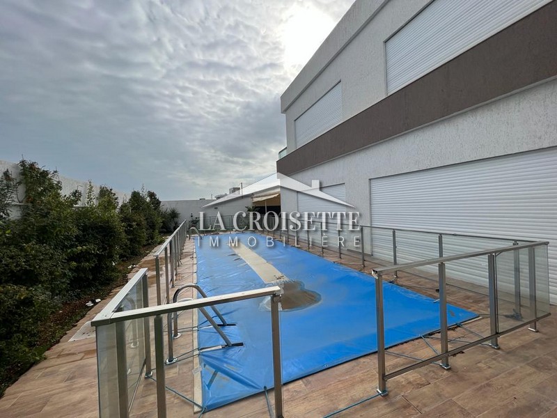 Villa meublée S+5 avec piscine à La Soukra 