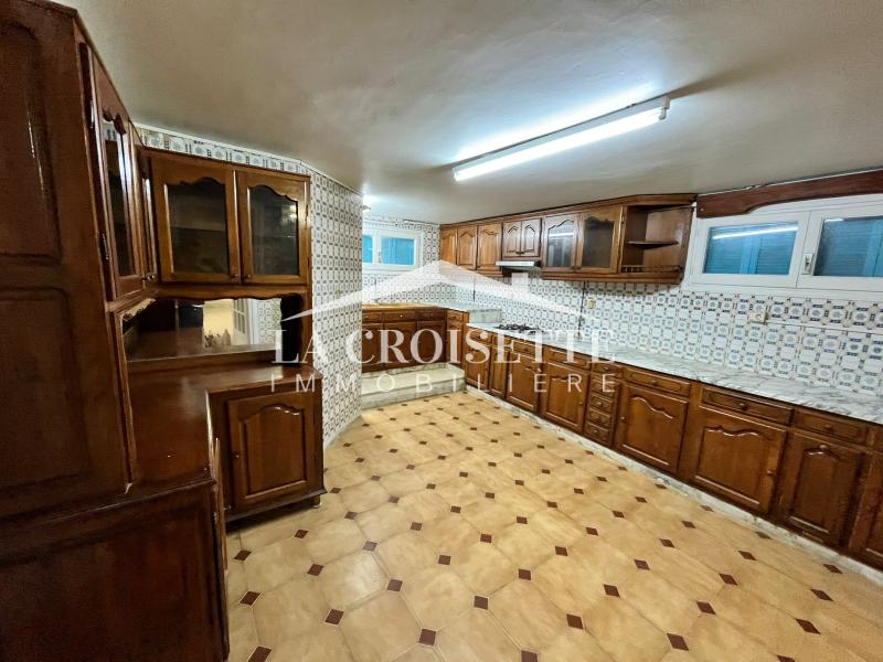 Villa S+4 à La Marsa 