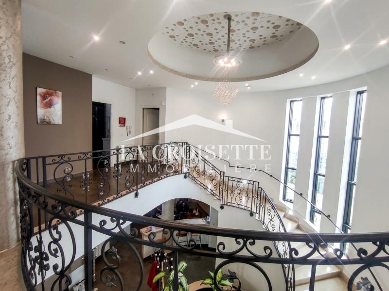Villa S+7 avec piscine au Lac 2