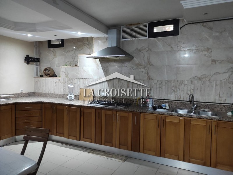 Villa S+7 avec piscine au Lac 2