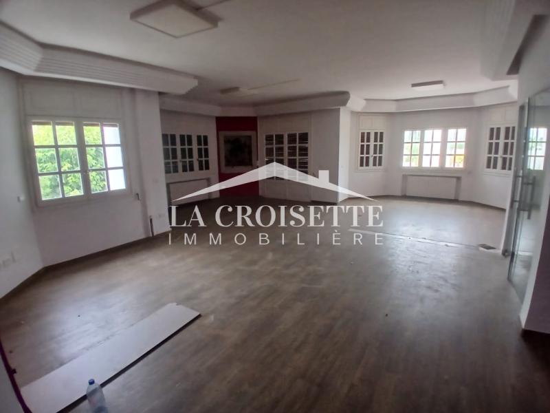 Villa S+9 aux Berges du Lac 1