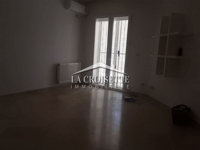 Villa plain pied S+4 à La Soukra 