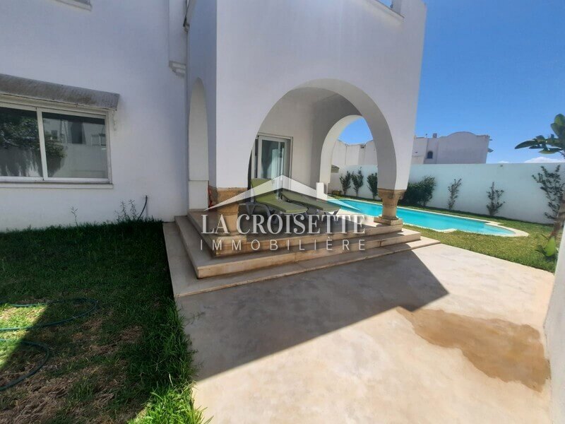 Villa S+3 avec piscine à Gammarth 