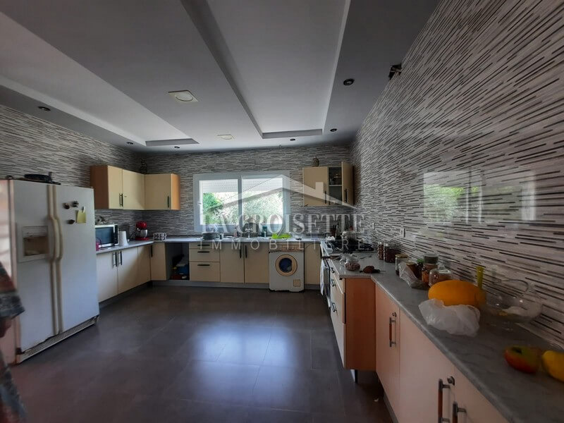 Villa plain-pied S+3 meublée à La Soukra