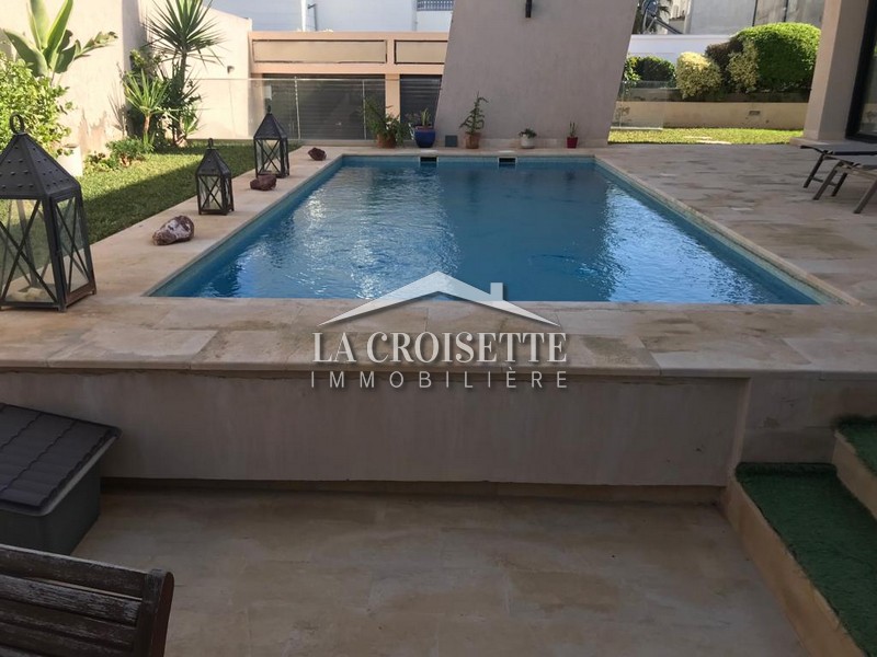 Villa S+5 avec piscine aux Jardins De Carthage 