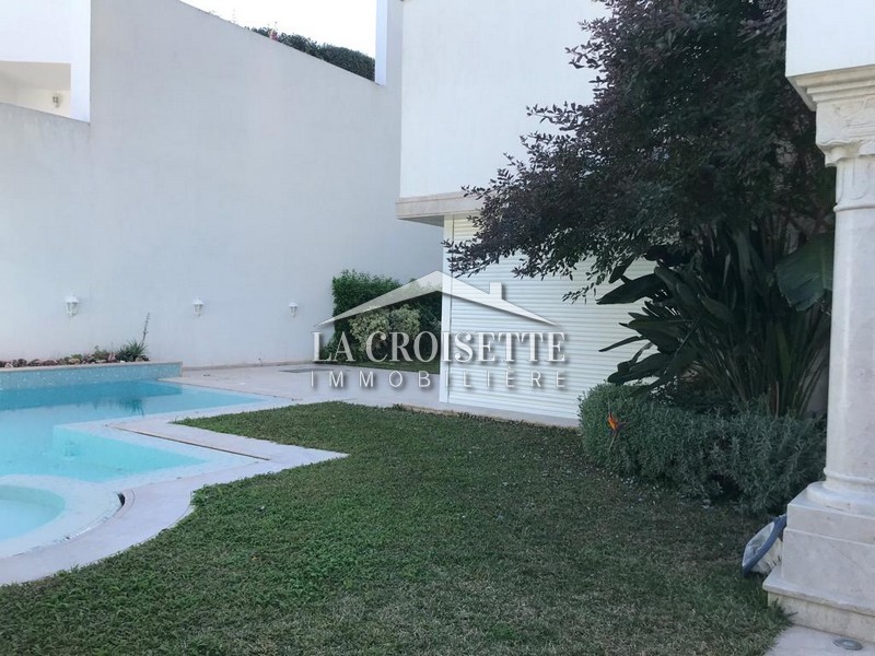 Villa S+4 avec piscine à Gammarth 