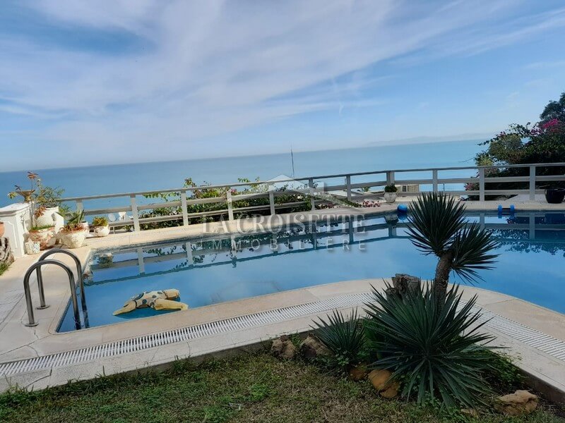 Villa S+4 vue sur mer à Gammarth 