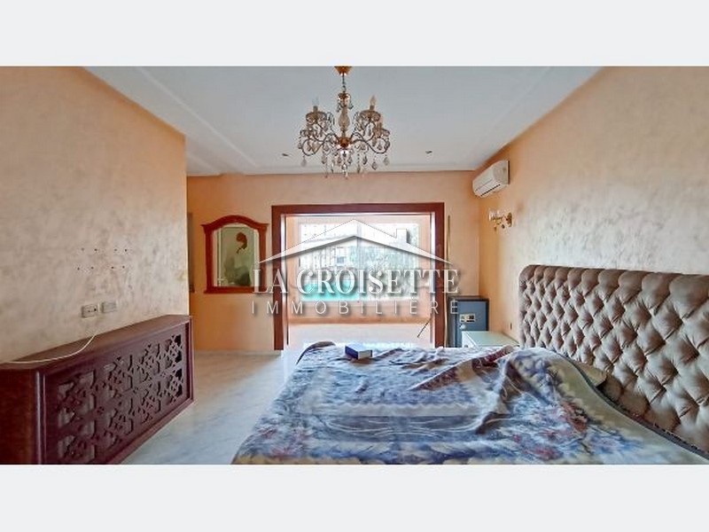 Villa S+4 plain pied avec piscine à Ain Zaghouan Nord