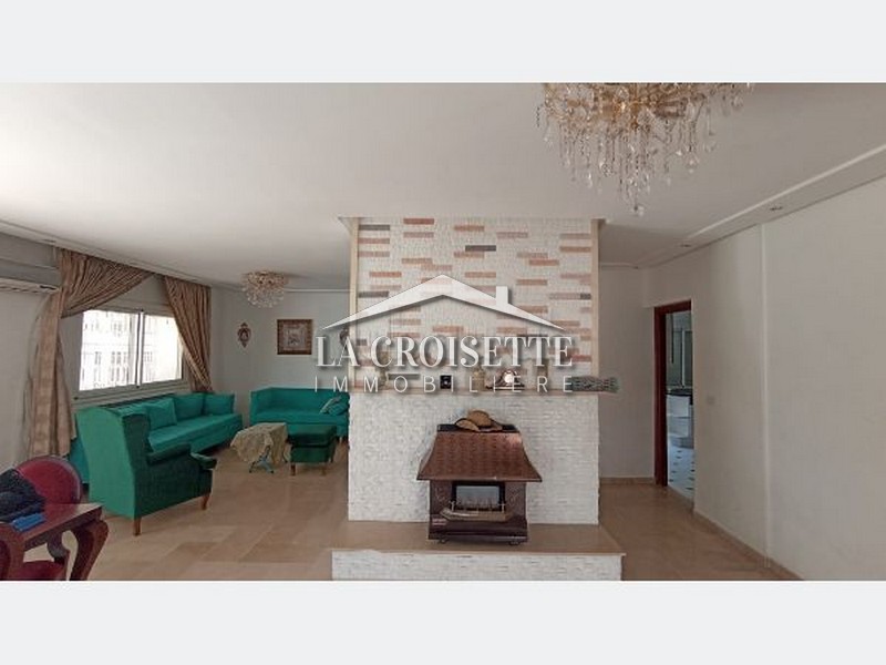 Villa S+4 plain pied avec piscine à Ain Zaghouan Nord