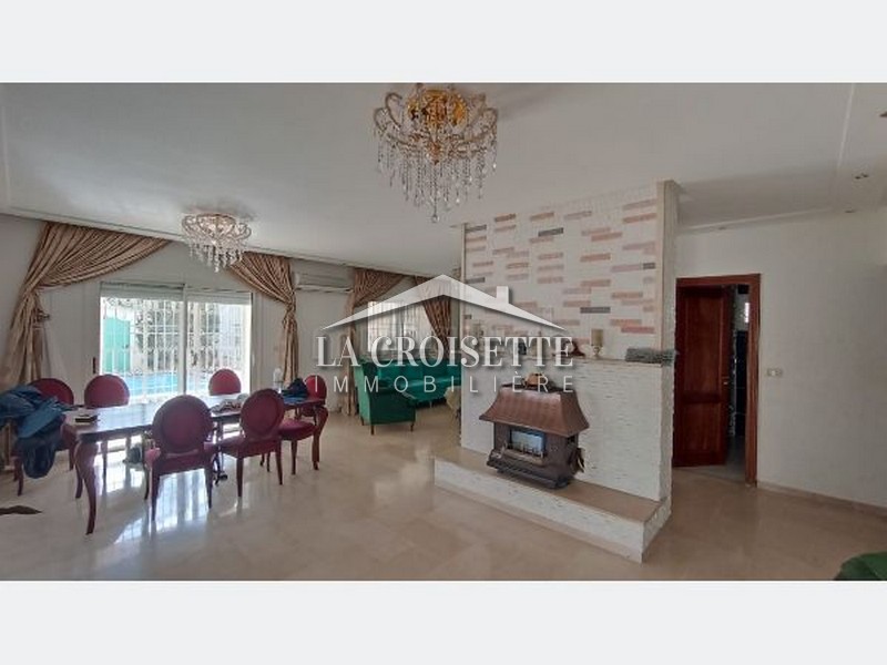 Villa S+4 plain pied avec piscine à Ain Zaghouan Nord