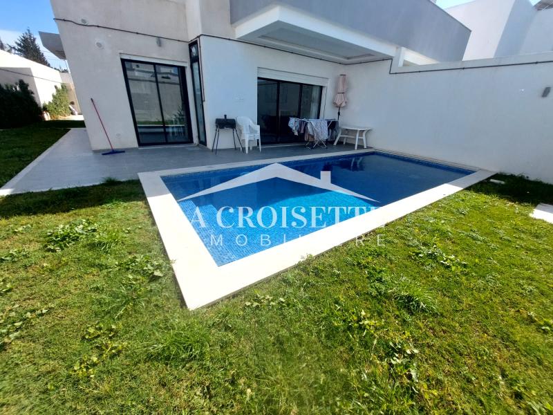Villa S+4 avec piscine à La Soukra