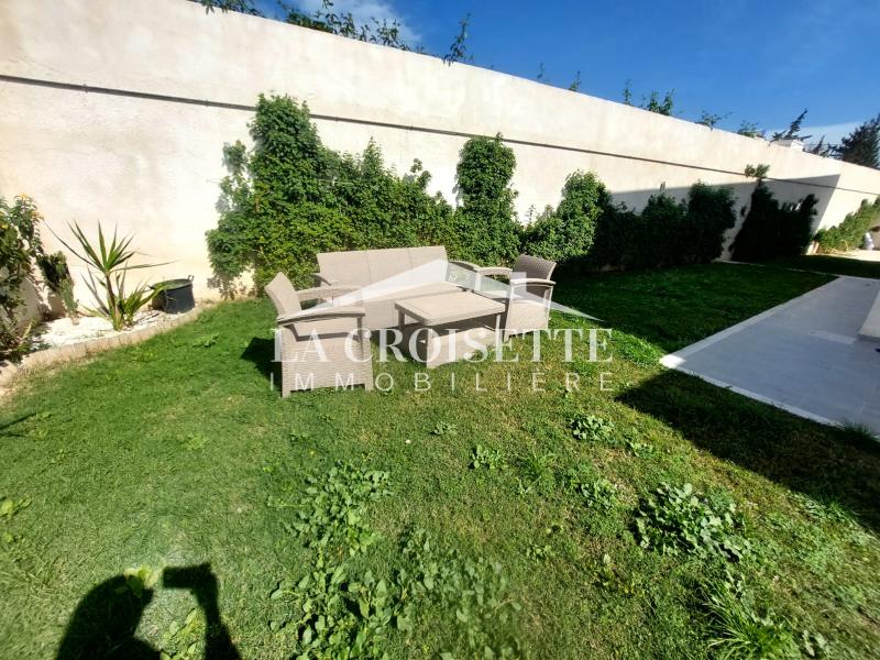 Villa S+4 avec piscine à La Soukra