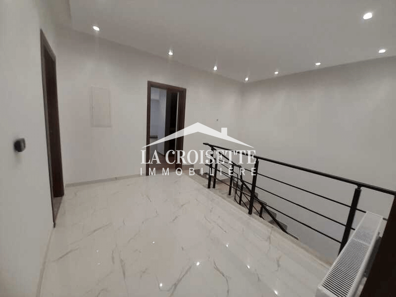 Villa S+4 à La Soukra