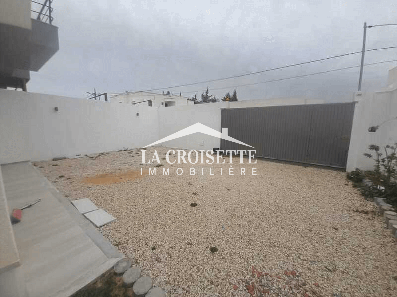 Villa S+4 à La Soukra