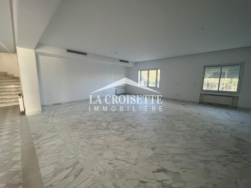 Villa S+4 avec piscine à Gammarth