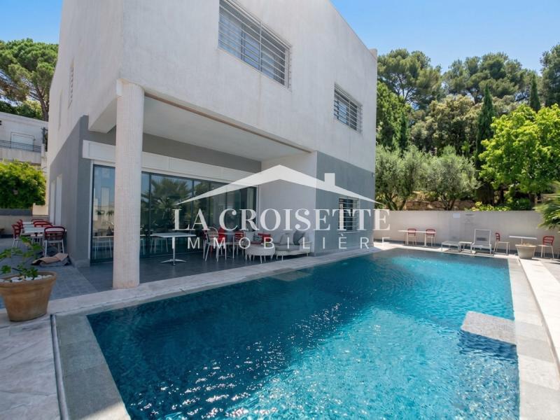 Villa S+4 avec piscine à La Marsa
