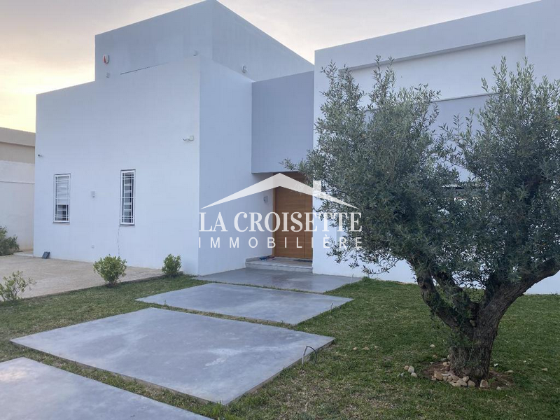 Villa S+4 avec piscine à La Marsa