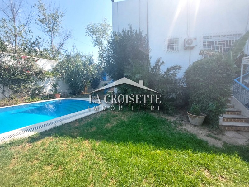 Villa S+6 avec piscine à Gammarth