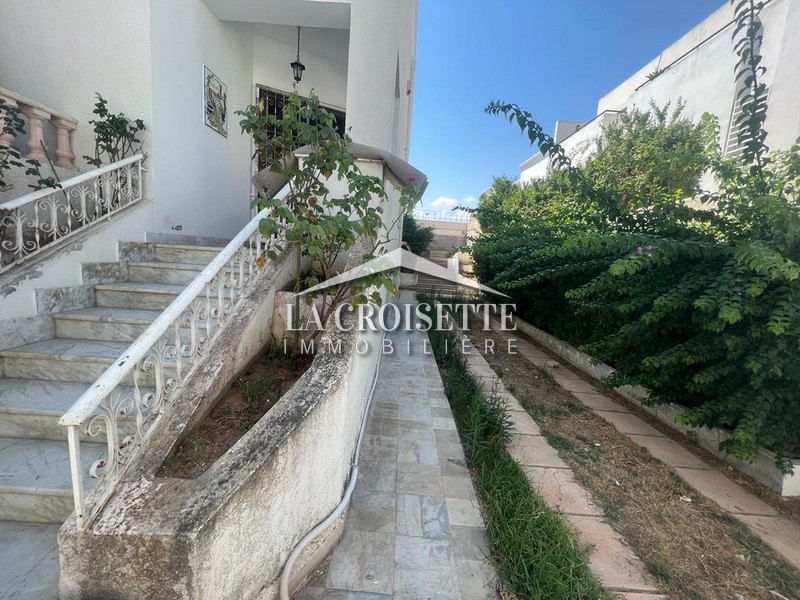 Villa S+3 meublé à La Marsa