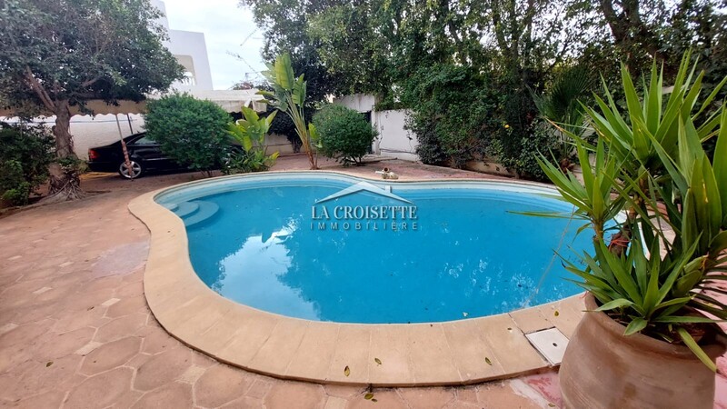 Villa S+5 avec piscine à La Marsa