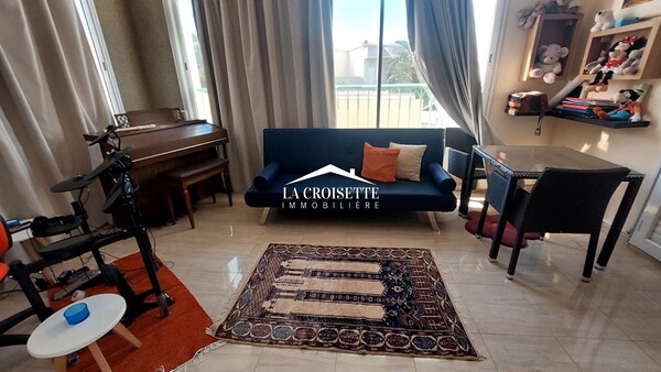 Villa meublée S+4 avec loft indépendant et piscine couverte aux Jardins de Carthage
