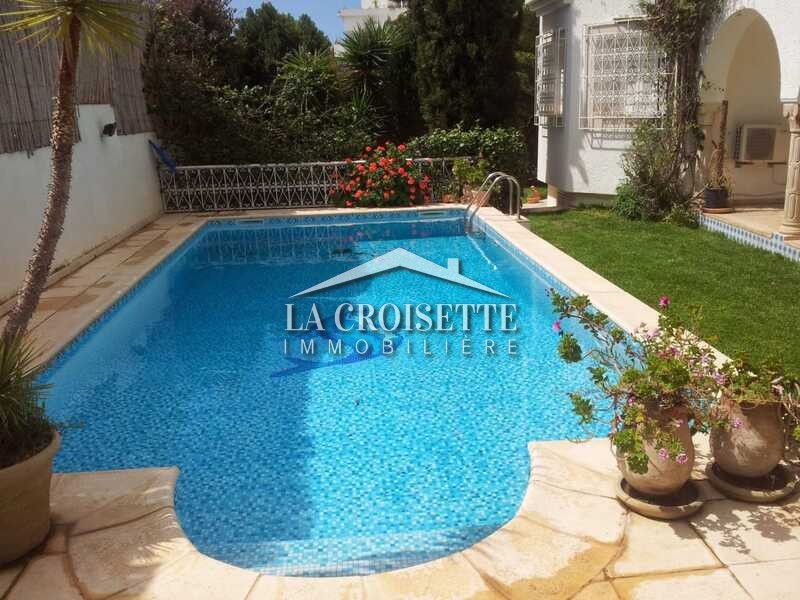 Villa S+6 avec piscine à Gammarth supérieur côté mer