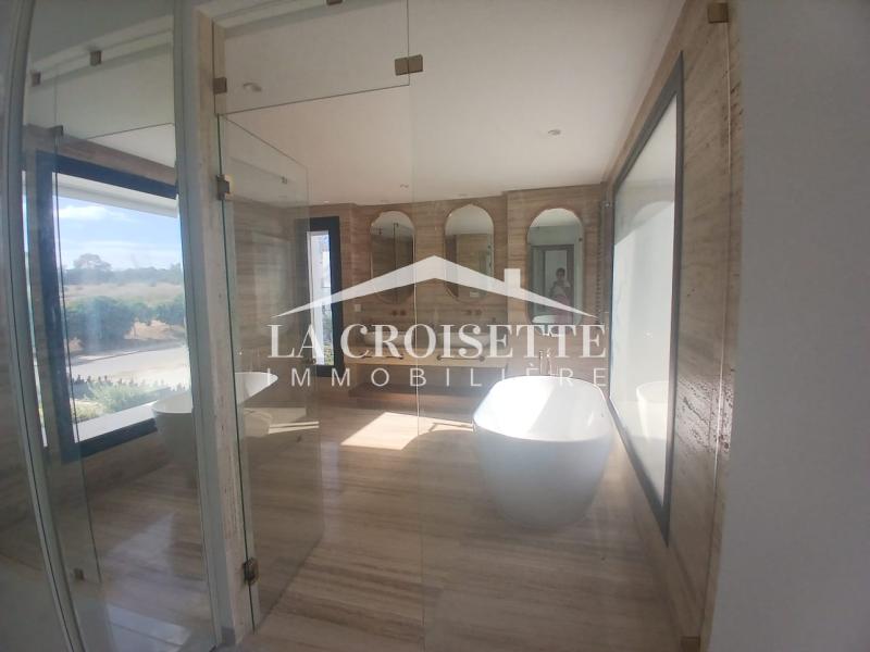 Villa S+3 avec piscine à La Marsa