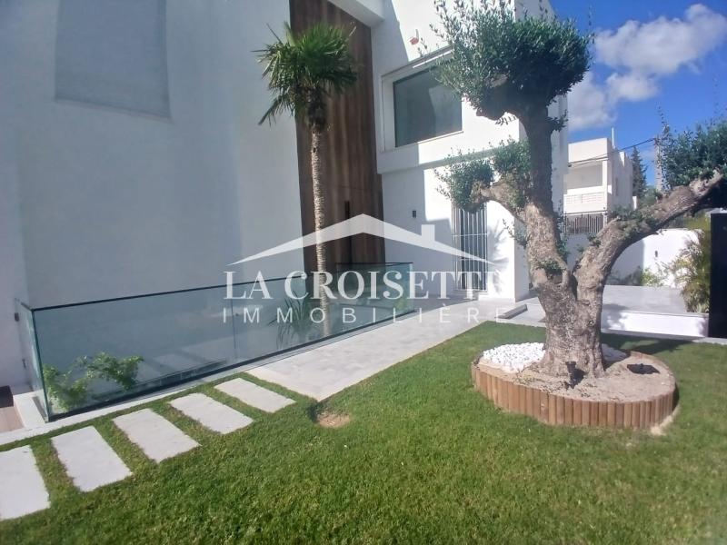 Villa S+3 avec piscine à La Marsa