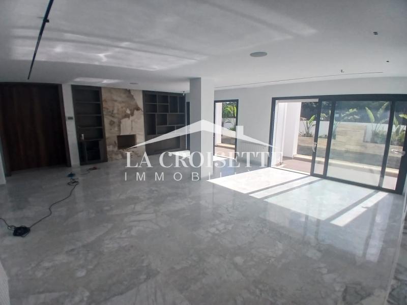 Villa S+3 avec piscine à La Marsa