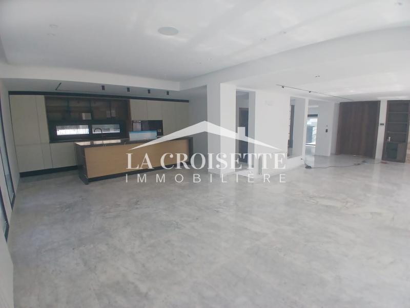 Villa S+3 avec piscine à La Marsa