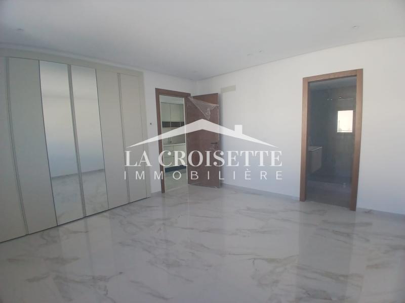 Villa S+3 avec piscine à La Marsa