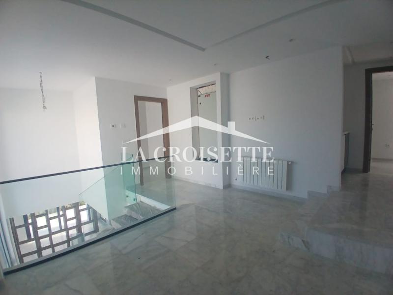 Villa S+3 avec piscine à La Marsa