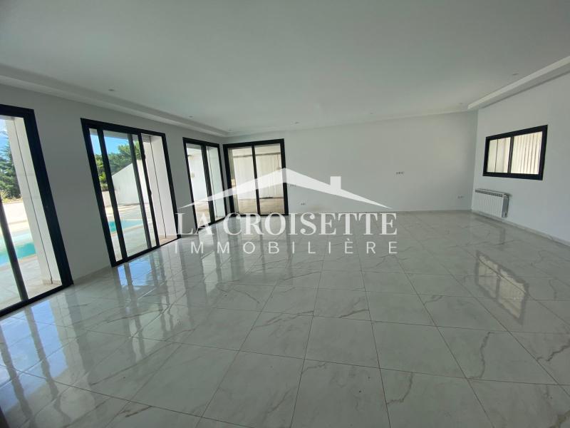 Villa S+5 avec piscine vue sur mer à Gammath